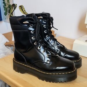 Dr. Martens Black Leather Combat Boots Platform Sole 7 UK, 8 USM, 9 USL